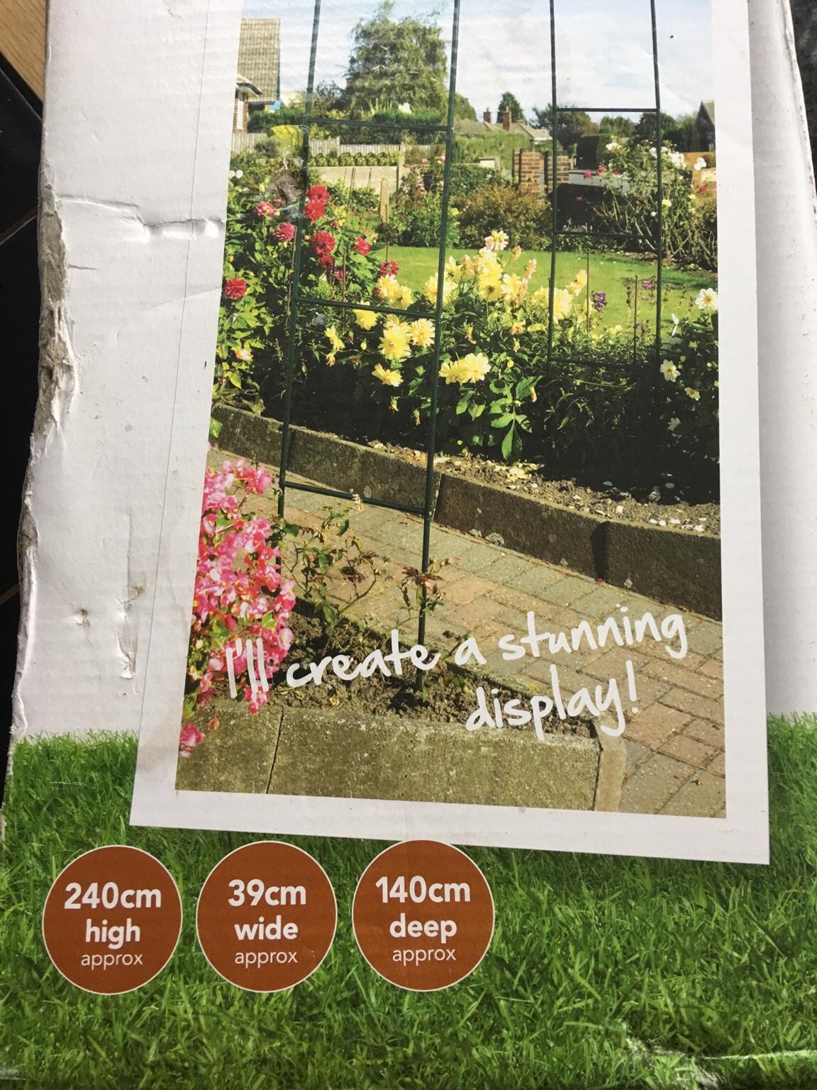 Wilko garden arch for climbing plants/roses in B14 Birmingham for £3.00