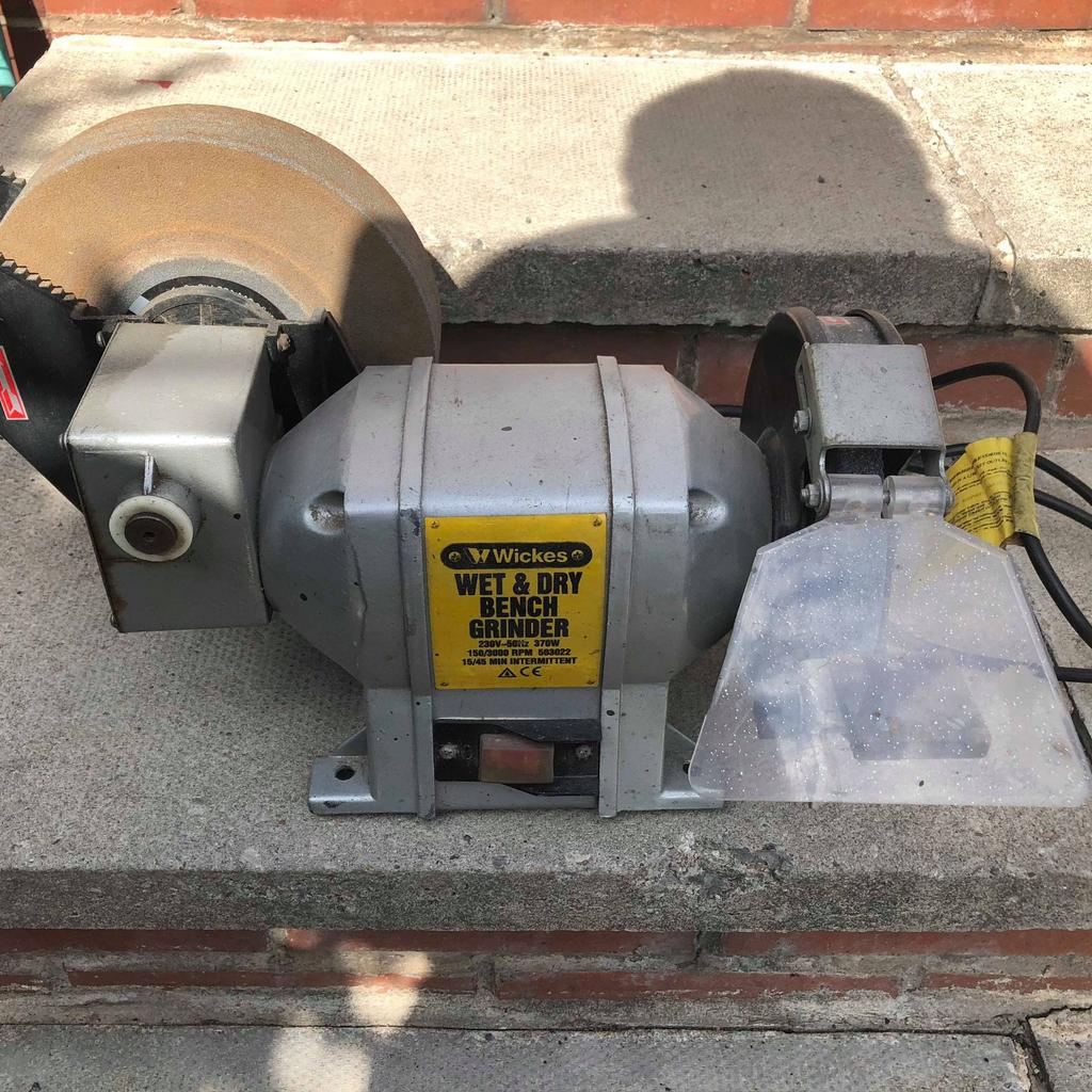 Wickes Wet and Dry Bench Grinder 370W. Used in S30 Sheffield for £15.00