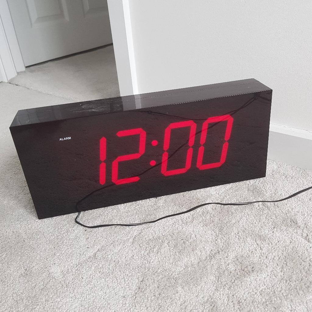 Habitat clock in M28 Salford für £ 10,00 zum Verkauf Shpock AT