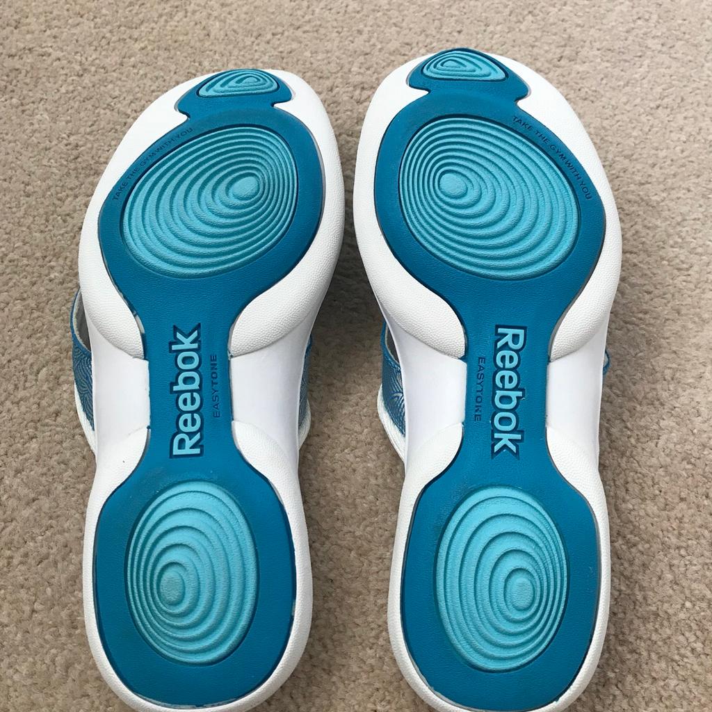 Reebok easytone flip discount flops