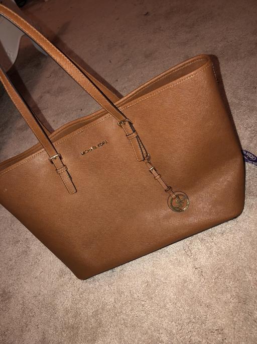 Buy & Sell South Croydon Croydon - Photos for Genuine Micheal Kors large tote bag