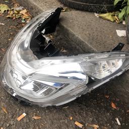 Honda pcx front head light got damage but still work’s well .

They cost a lot brand new .
This is repairable , worth getting if you want to put in the work .

07404817317
