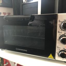 Cookworks Mini Oven

MG18CHV

44cm x 24cm x 35cm (W/H/D)

Used during kitchen re-model but now surplus to requirements. In full working order.

Please check dimensions above fit your requirements before getting in touch

Pickup in Twickenham
