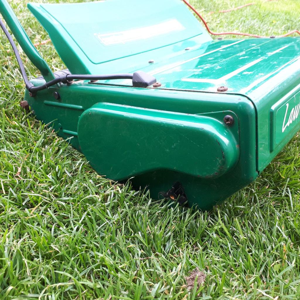 Qualcast lawn raker 30 in S44 North East Derbyshire for 15.00 for
