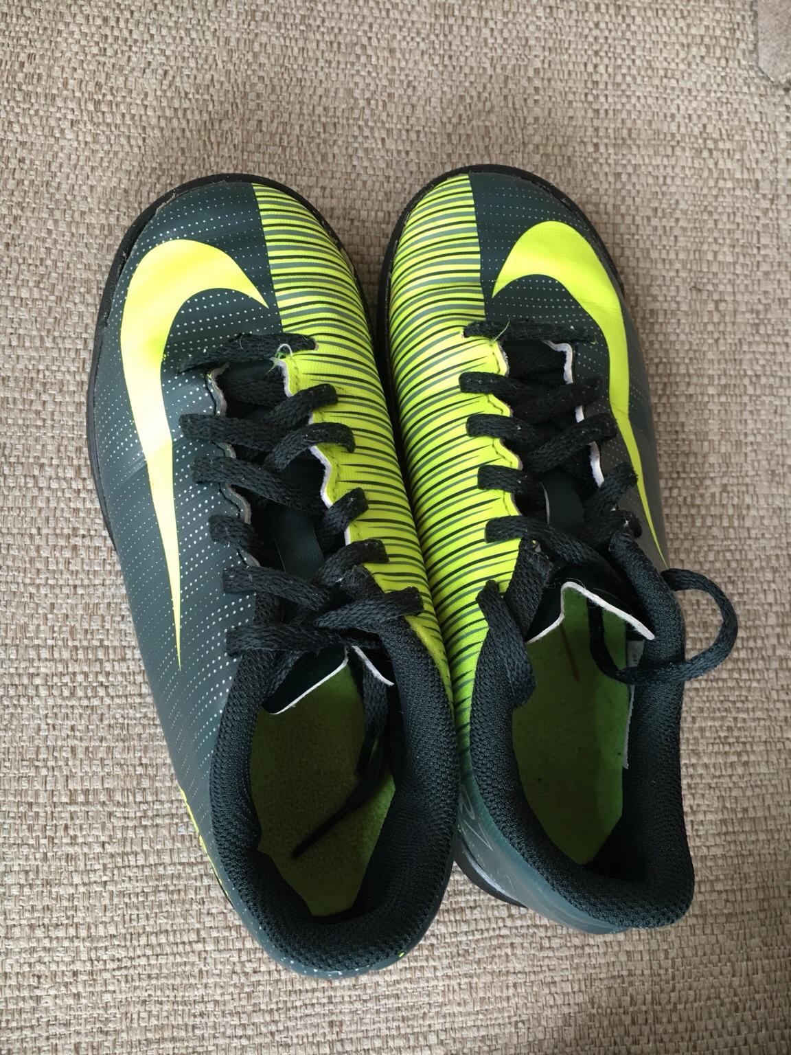 size 6.5 astro trainers