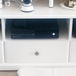 Good conditions with 3 drawers. TV stand table IKEA white. 145x50x50 cm.
Selling urgently as I am moving out from UK.