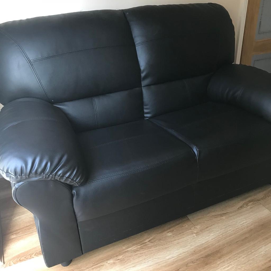 Two seater 2 sofas for sale in NN2 Northampton für £ 60,00 zum Verkauf