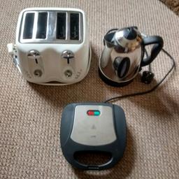 Kettle, Toaster, Sandwich Toaster

All in good condition, all working, from clean none smoking home.

Collection only, thank you