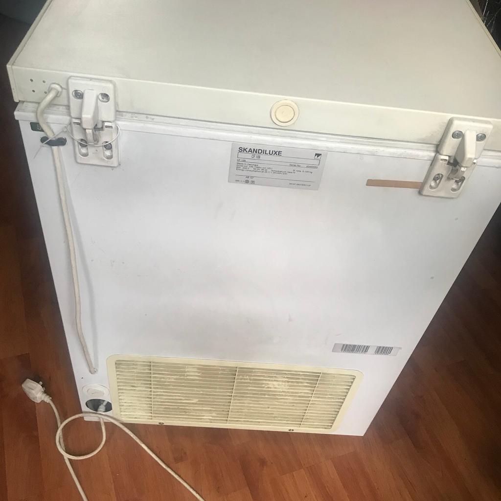 Skandiluxe CF109 white chest freezer in E10 London Borough of Waltham