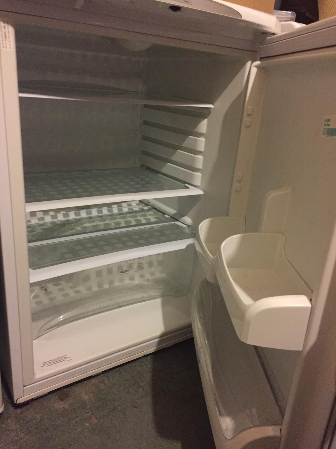 Hotpoint under counter fridge in Nuneaton and Bedworth für 30,00 £ zum