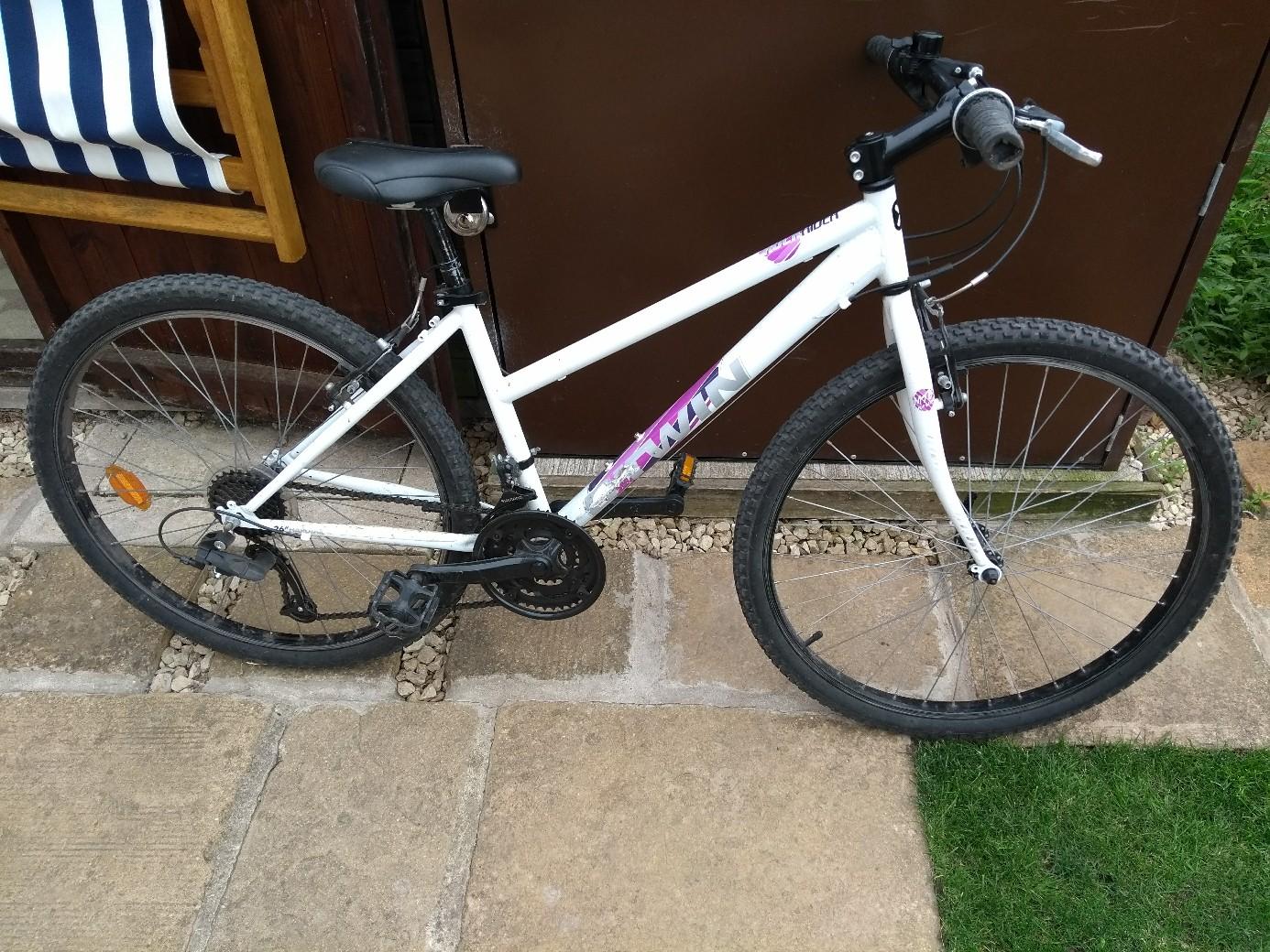 B twin Rockrider 300 womens mountain bike in NG16 Broxtowe for