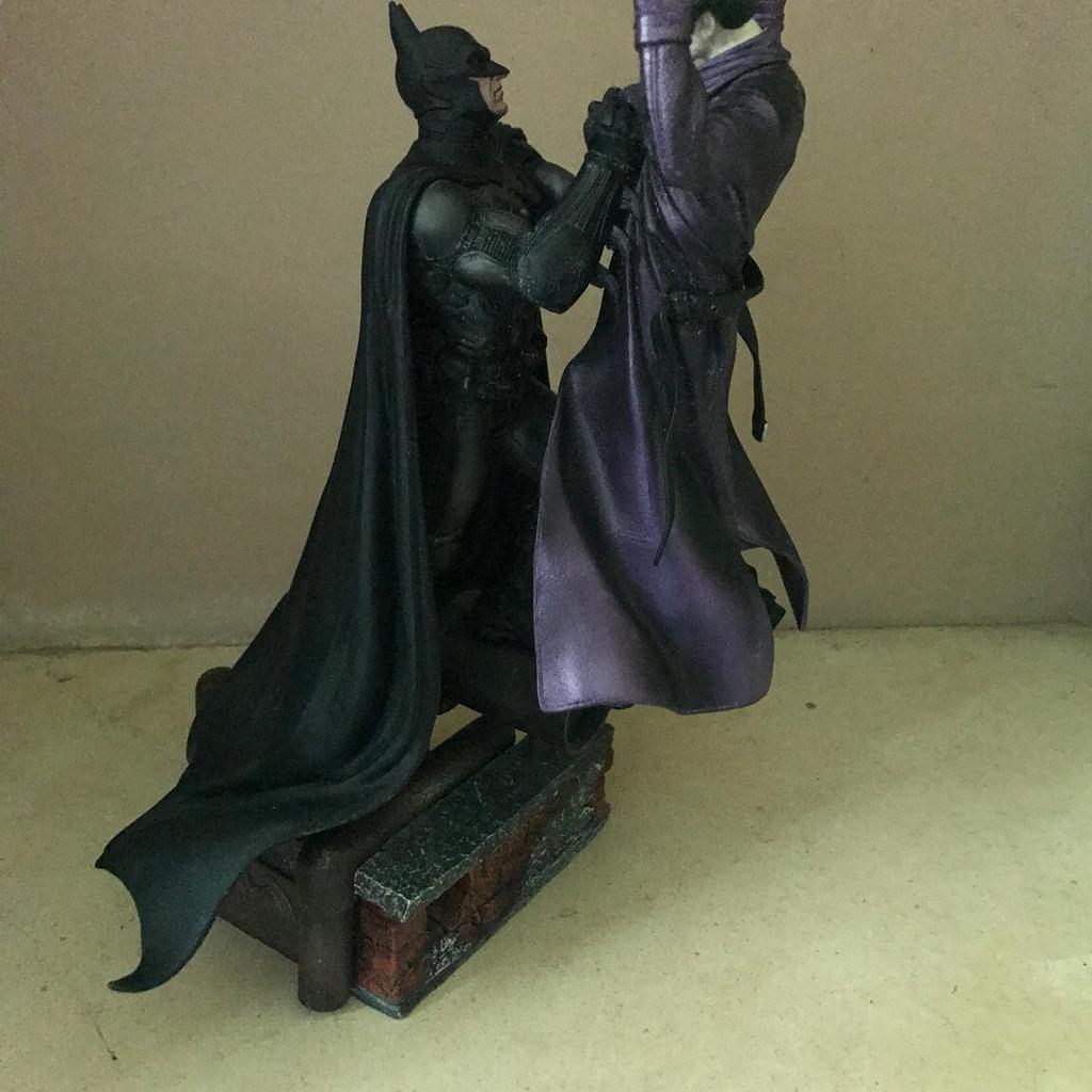 Batman Arkham Origins Collectible statue in B60 Bromsgrove für 50,00 ...