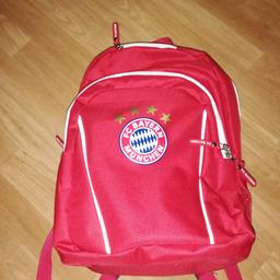 Hallo ich verkaufe hier mein Rucksack vin Bayern München neu und original