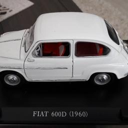 Fiat 600 D ( 1960 ) in Box


Türen Motorhaube vorn
und hinten lassen sich öffnen.