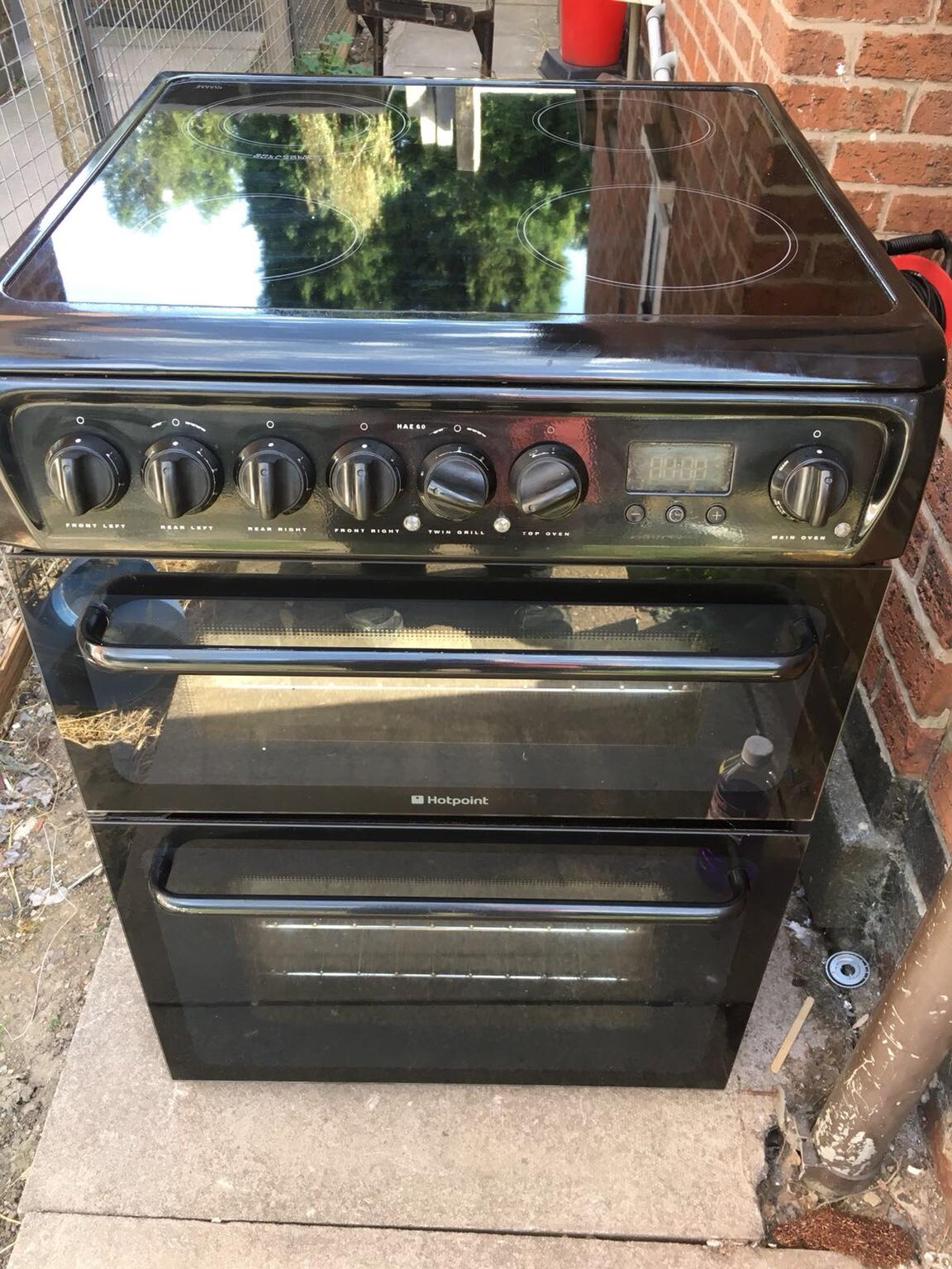 Hotpoint 60cm electric cooker in LE3 Leicester for £100.00 for sale