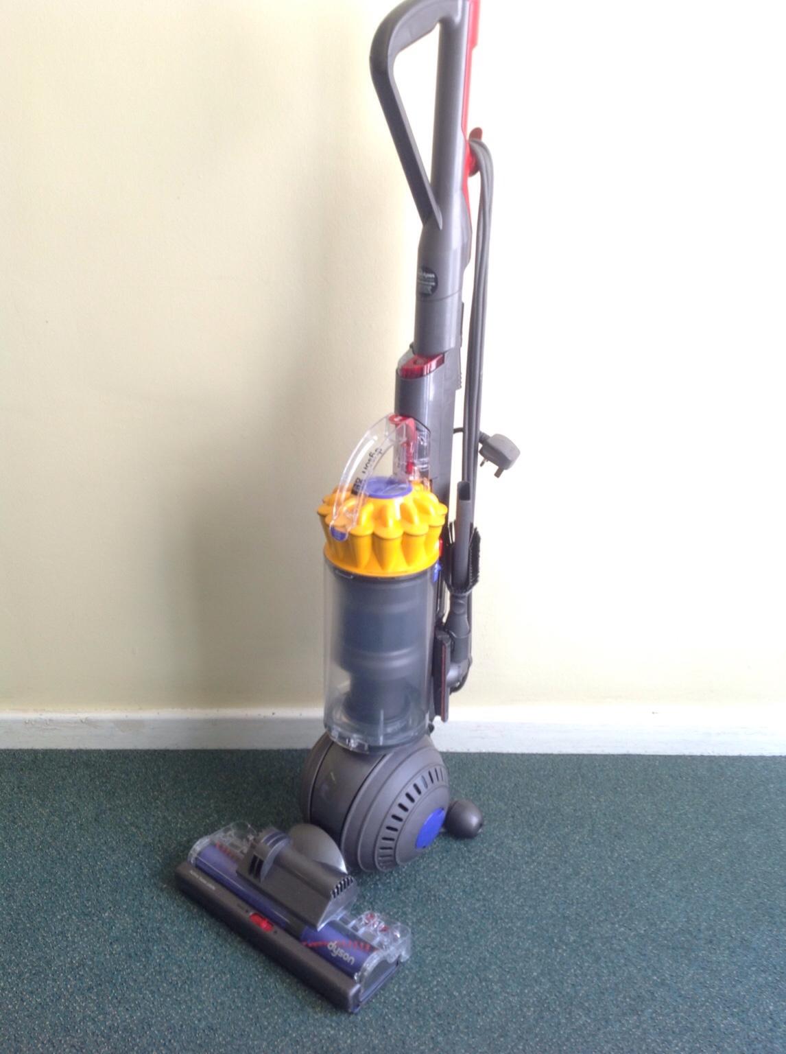 Dyson DC40 Animal Ball Upright Vacuum Cleaner in LS29 Bradford für £ 70