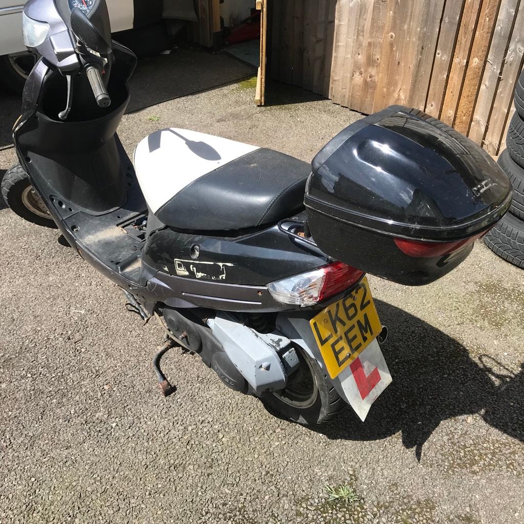 2x scooters mopeds Peugeot direct 1 complete in ME12 Swale for £130.00