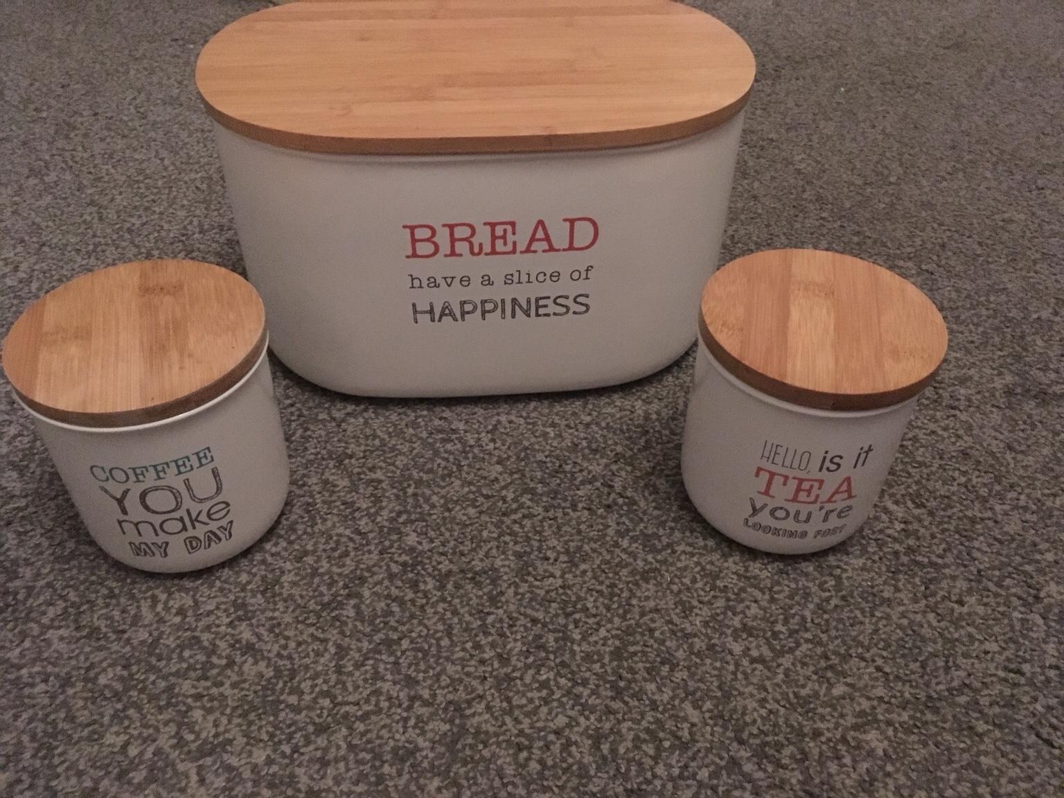 Dunelm bread bin,tea + coffee canisters in B45 Birmingham für £ 4,00