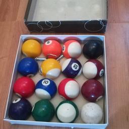Pool balls in excellent condition. 
full set.