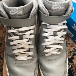 Very good condition nike air force 1 trainers. Some minor marks due to wear.

Size 11 UK