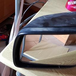 Freelander 2 passenger side wing mirror , power fold , glass is intact and working but powerfold don't work as the housing is damaged , if anyone can repair then it's a bargain :)

Collection from thornhill,
Dewsbury