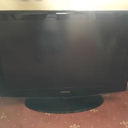 32” Samsung tv with remote control