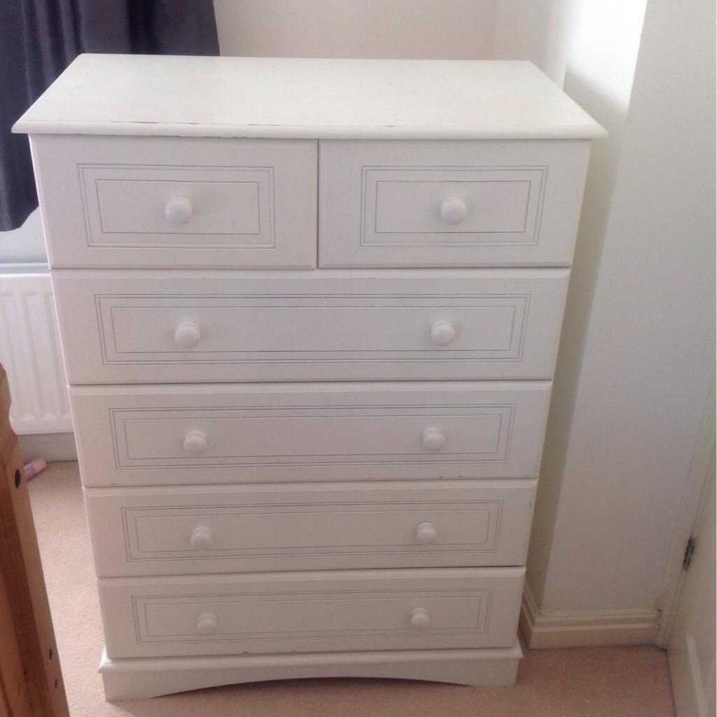 Chest of drawers in TF1 Wellington for free for sale Shpock