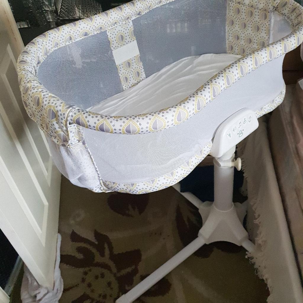 Halo Bassinest Swivel Sleeper in ST4 Blurton für 70,00 £ zum Verkauf