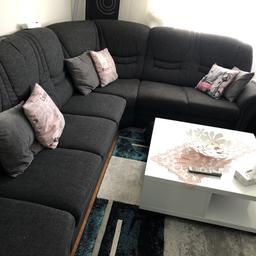 Verkaufe Couch(ohne kissen) + wohnwand (lowboard,2xhängeschränke ) + Couchtisch