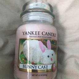 Large bunny cake yankee candle brand new unused 

Special edition