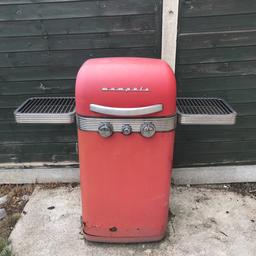 In need of a good clean up and tlc but funky looking bbq