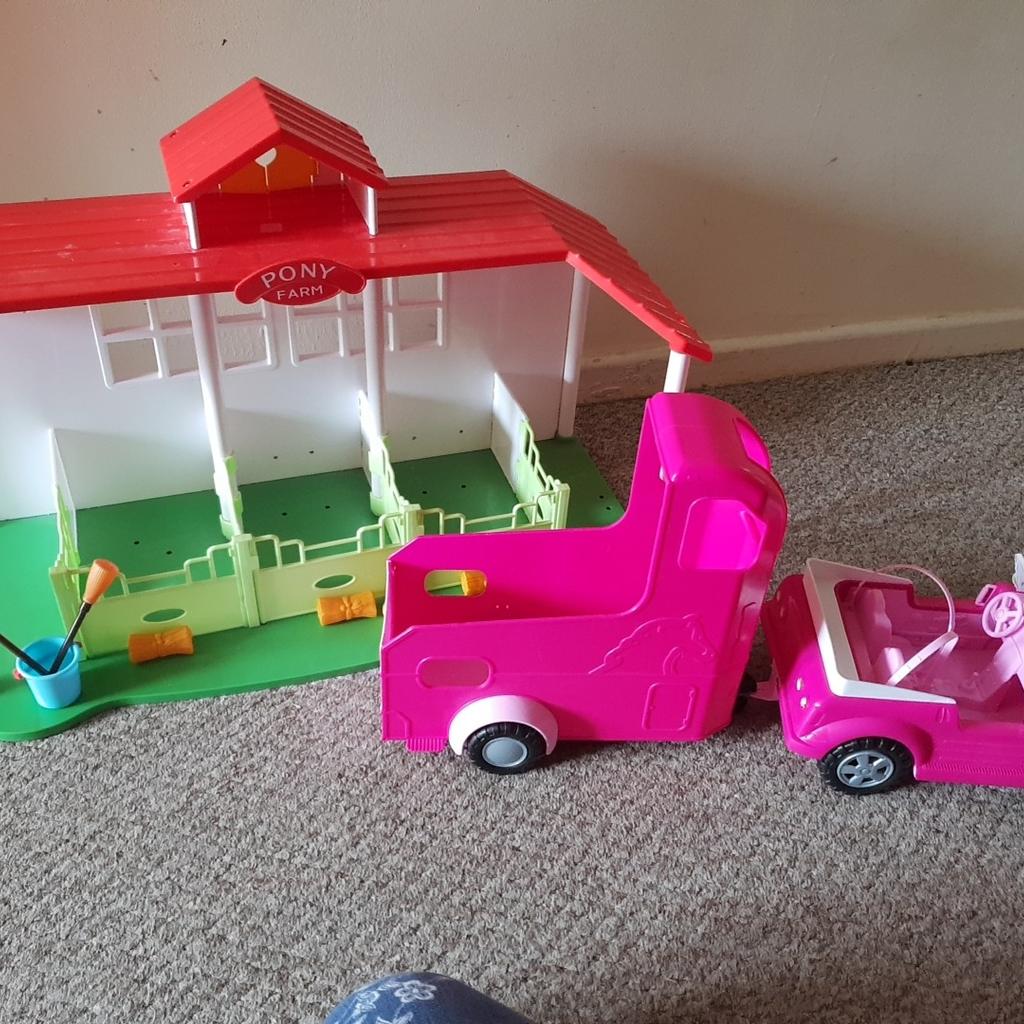 Stable jeep horse box Barbie toy in B78 Warwickshire for £10.00 for