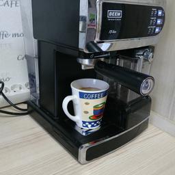 Eine Kaffeemaschine Espresso +Cappuccino.  Sie ist alt, aber noch fit. Guter Zustand. 
Keine Vollautomatmaschine.