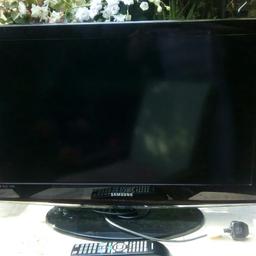 Samsung TV 32 inch with remote control perfect working order