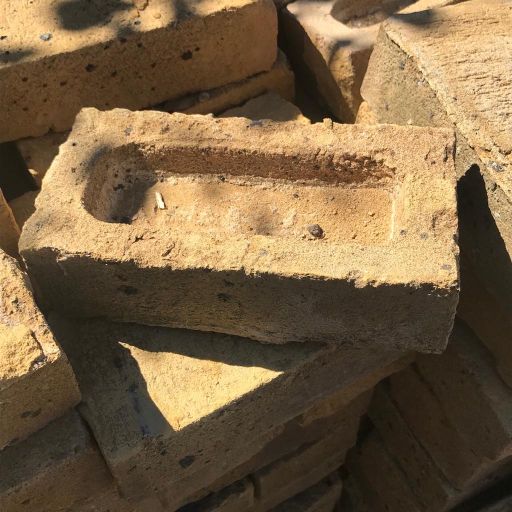 360 Modern Yellow Bricks in SM1 Sutton for £100.00 for sale | Shpock