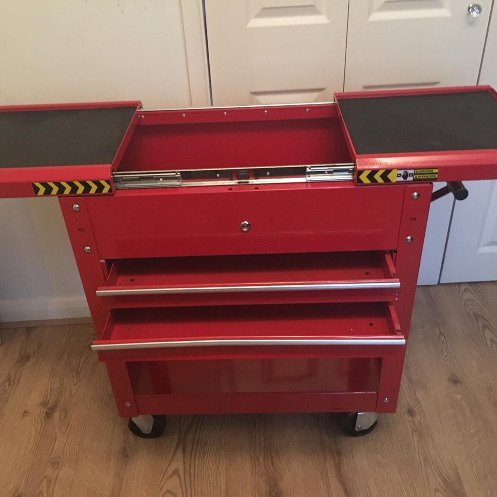 Clarke CTT130 tool chest on wheels in DE22 Derby for £50.00 for sale