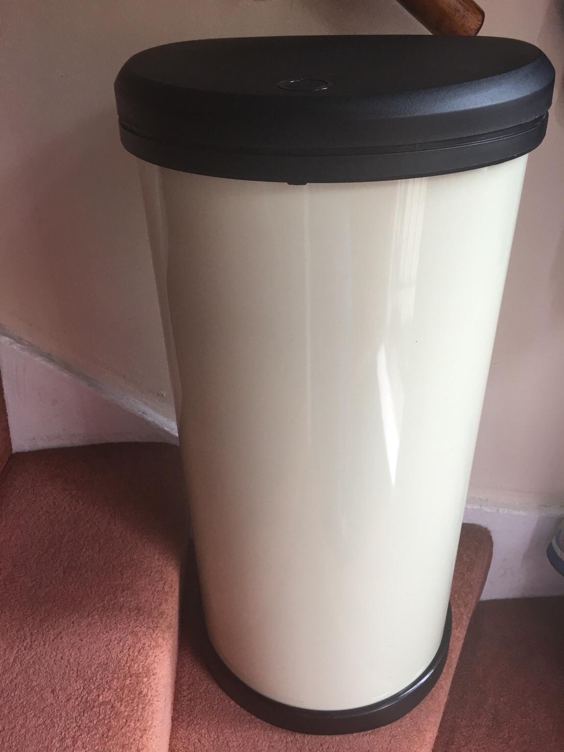 Curver 40L Touch Top Ivory Bin in N7 Islington für 10,00 £ zum Verkauf