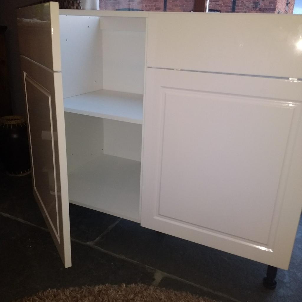 Kitchen 1000mm drawer line base unit in Helsby for £25.00 for