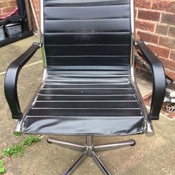 Solid black swivel chair, well used but life left in it. It came from an hairdressers many years ago so it is well built and solid but shows signs of wear as shown in pictures and reflected in price, no offers-I’d rather keep as a spare for visitors than take less