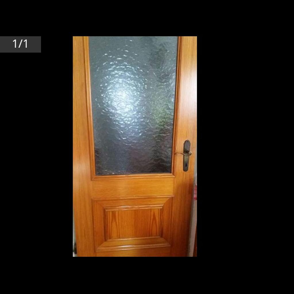 Vollholztüre mit Glas
2 Linke Tür, 1 Rechte Tür
Habe insgesamt von dem 3 stücke je 55€
Durchgangslichte 80 cm
Außen Türblattl 85x204 cm
Mit Schnalle, Schloss wie auf dem Bild abbgebildet