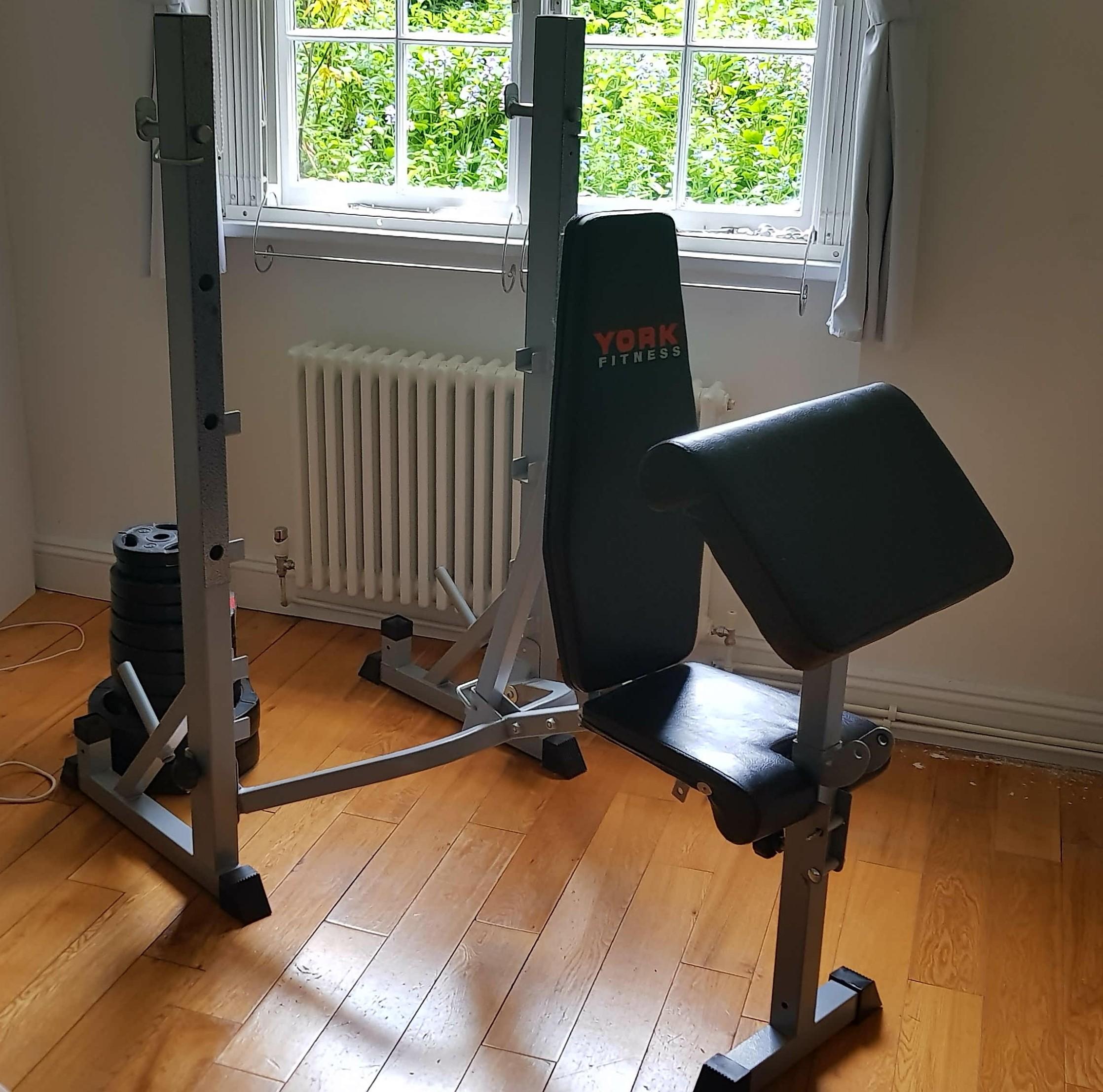 York Fitness Heavy Duty 2 in 1 Barbell Bench in SW8 Lambeth for £75.00