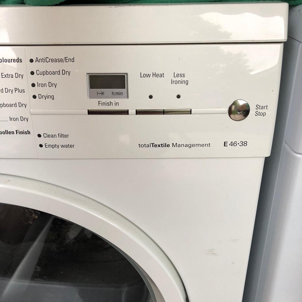 Siemens E4638 condenser tumble dryer in London Borough of Hillingdon