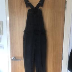Waist 26 (would fit a size 6-8) good condition!