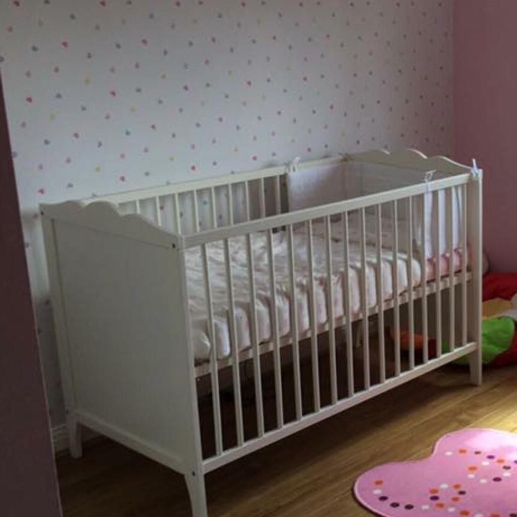 Ikea hensvik white cot crib with bedding in DE7 Erewash für 40,00 £ zum