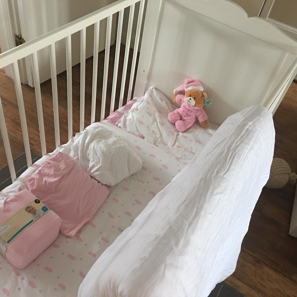 Ikea hensvik white cot crib with bedding in DE7 Erewash für 40,00 £ zum