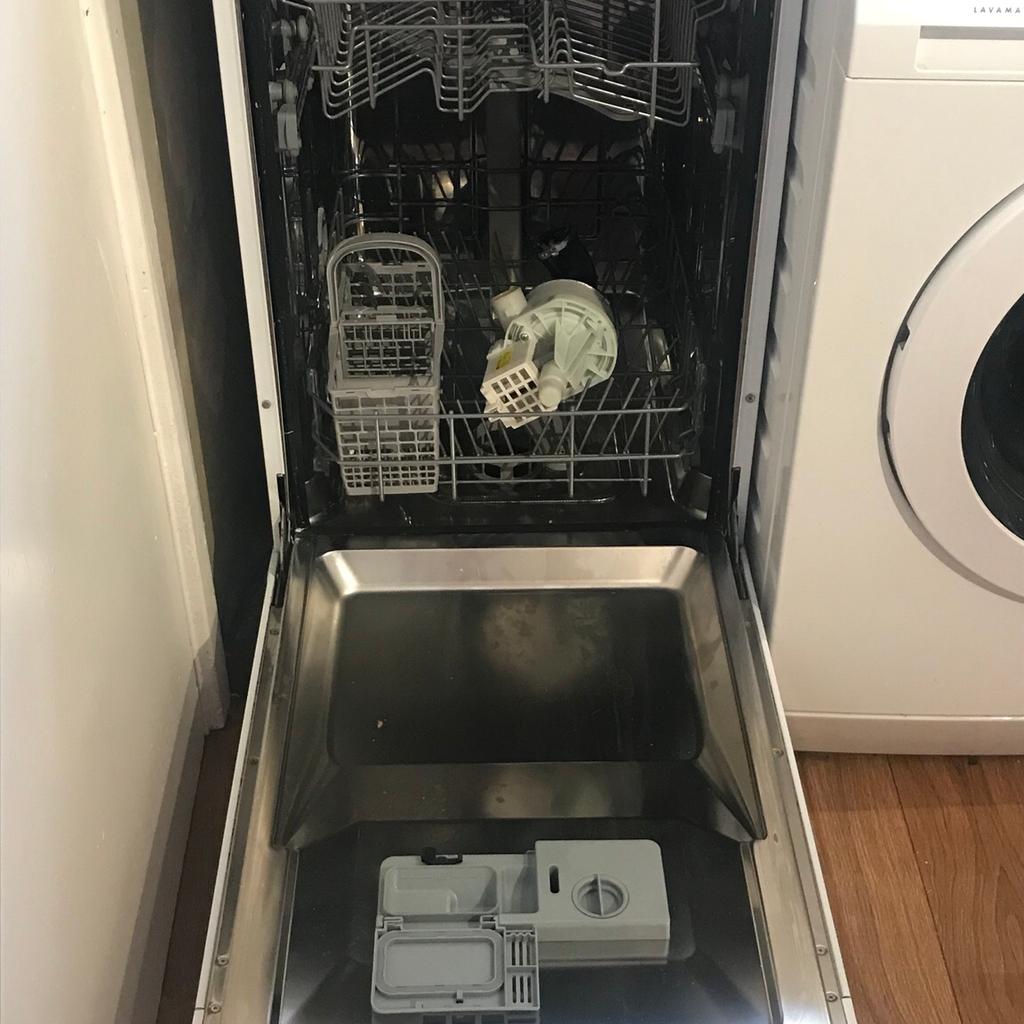 Hotpoint slimline best sale dishwasher sial11010p