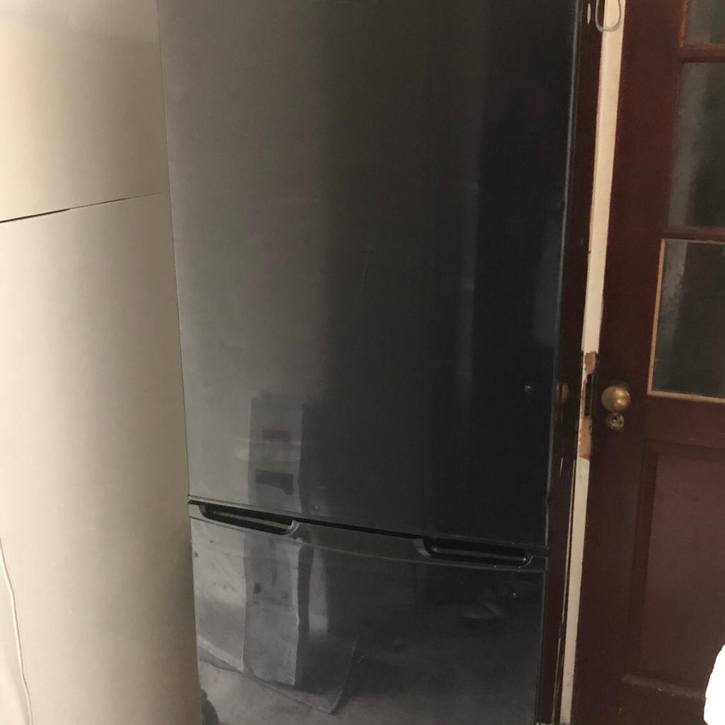 Kenwood fridge freezer in Luton für £ 69,00 zum Verkauf Shpock AT