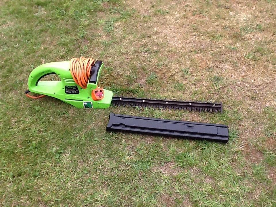 CHALLENGE PHT420 ELECTRIC HEDGE TRIMMERS. in WF2 Wakefield for £20.00