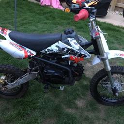 125cc pit bike demon x frame, upside down forks and piggyback shock,
125cc Lincoln engine runs and rides great starts first kick 9 times out of 10 great bike only thing needs doing is rear brake pads and has a slight oil leak Can be seen running