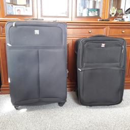2 suitcases in excellent condition with lock